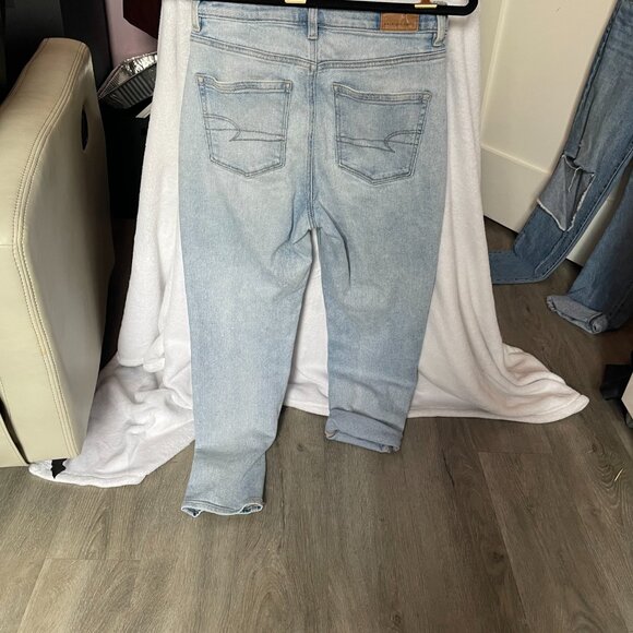 American Eagle Mom Jeans - Picture 2 of 3